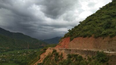 पहिरो नपन्छाउदा जोखिमपूर्ण यात्रा