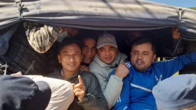 मुडे – चरिकाेट सडक अलपत्र पारेकाे भन्दै अान्दाेलित दाेलखाका ७ पत्रकार पक्राउ