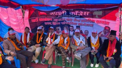 नेपाली कांग्रेस फुलासीद्वारा जेष्ठ नागरिकलाई फाइबर सिरक वितरण