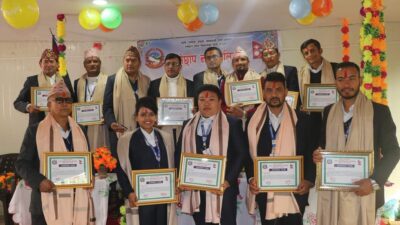 रामेछाप नगरपालिकाकाे दशौँ नगर सभामा २३ कर्मचारी सम्मानित