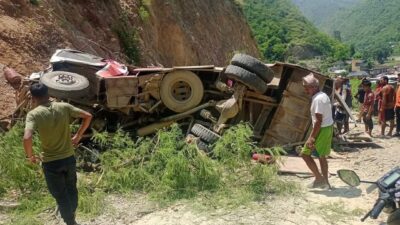 रामेछापमा बस दुर्घटना ९ जनाकाे मृत्यु २४ घाइते