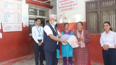 निजामति सेवा दिवस<br>रामेछापमा सेवाग्राहिलाई सम्मान र रक्तदान