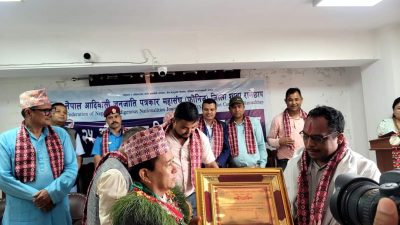 फोनिज रामेछापद्धारा दुई पत्रकार सम्मानित