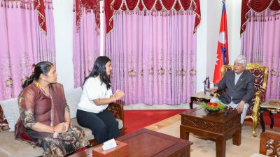 विपिन जोशीका परिवारले भेटे राष्ट्रपति पाैडेललाई